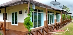 บ้านพลอย